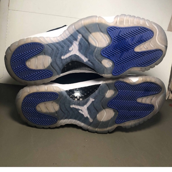 Jordan 11s space jam - Picture 5 of 7